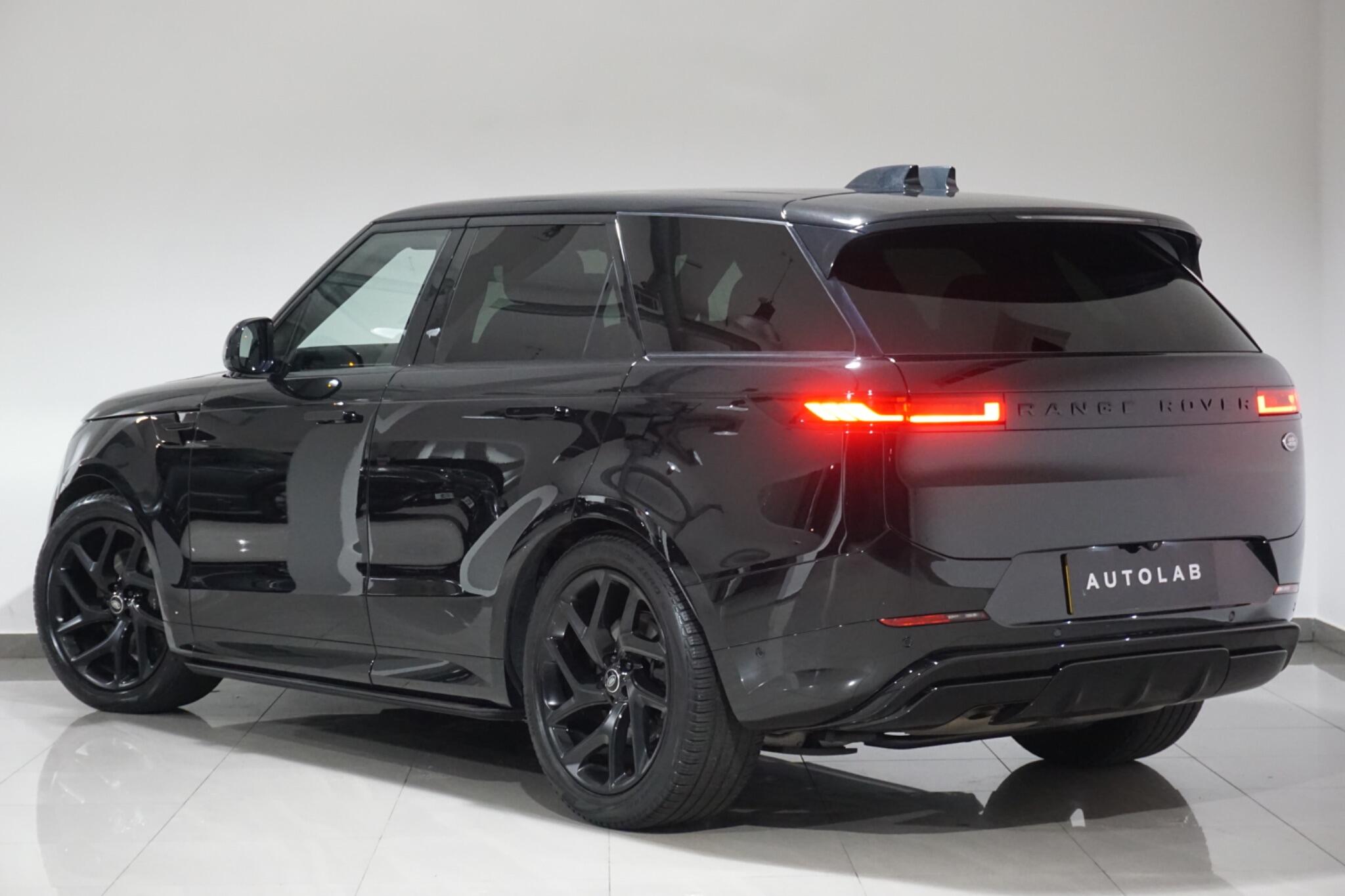 Land Rover Range Rover Sport 3.0 D300 MHEV Dynamic SE SUV 5dr Diesel Auto 4WD Euro 6 (s/s) (300 ps)